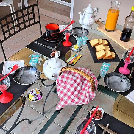 Chambre Privee Avec Salon, Garage Voiture, Velos, Motos Tourville-sur-Arques Buitenkant foto