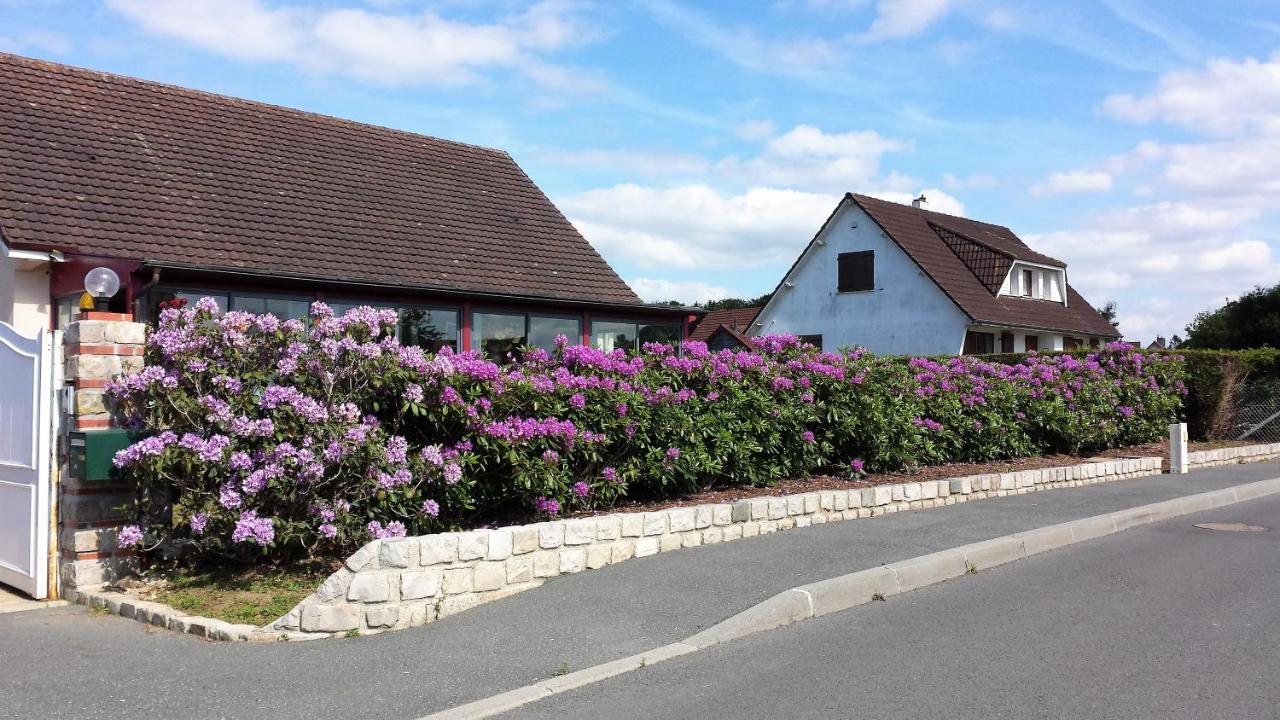 Chambre Privee Avec Salon, Garage Voiture, Velos, Motos Tourville-sur-Arques Buitenkant foto