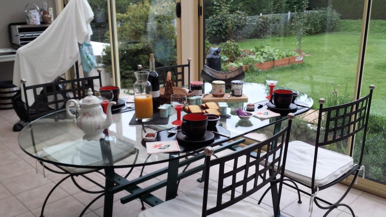 Chambre Privee Avec Salon, Garage Voiture, Velos, Motos Tourville-sur-Arques Buitenkant foto
